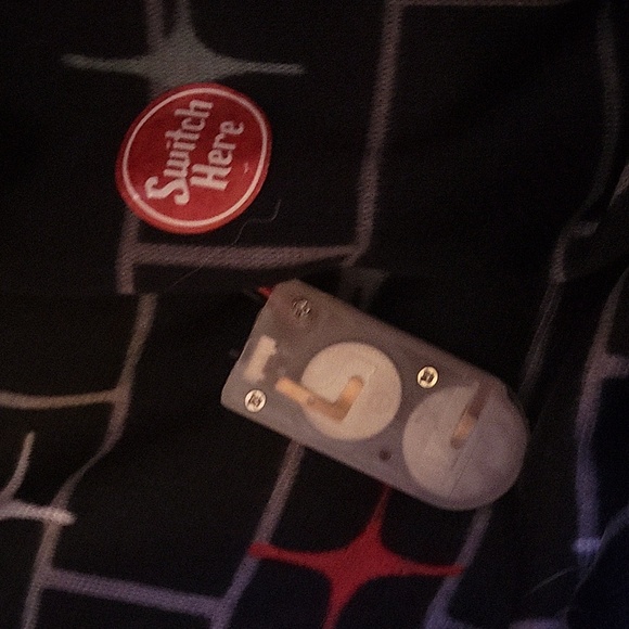 Holiday onesie size large.  Battery needs to be exchanged - Picture 12 of 12